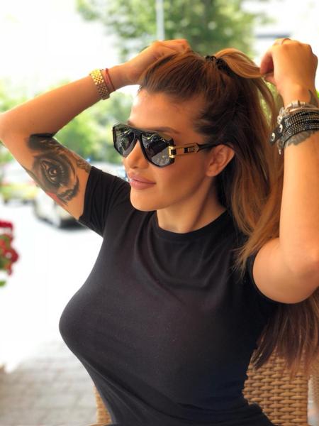 La vida dentro de un piso de escorts en Madrid se parece mas a una rutina compartida que a una fantasia continua