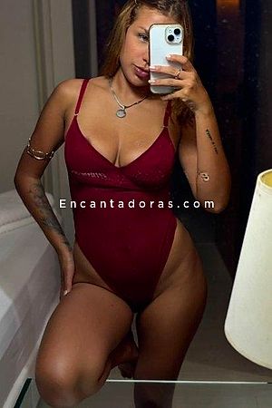 Liah Hernandez - Escort Girl Málaga
